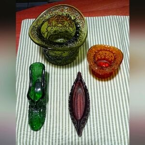 Set of 4 Vintage Fenton Glass Figurines Daisy/Button Pattern